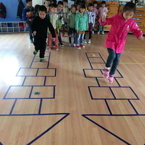 幼儿园教案 幼儿园大班教案 幼儿园大班健康教案活动名称《跳房子》