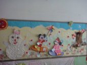 幼儿园墙面布置：雪孩子与米老鼠