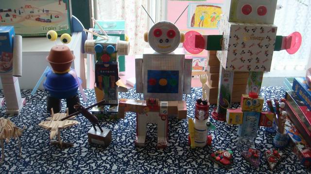 幼儿园玩教具制作:机器人