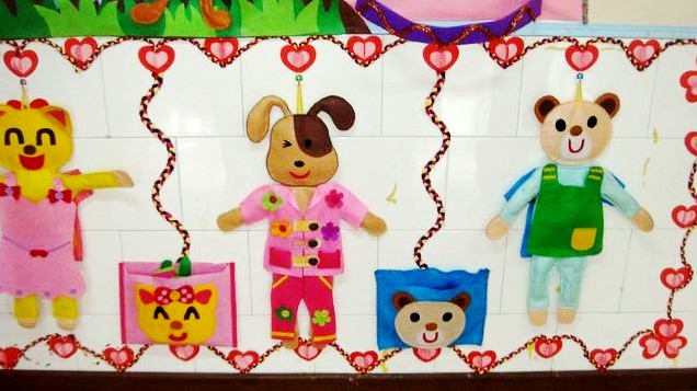 幼儿园环境布置:互动墙——小动物换衣服